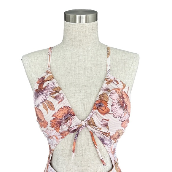 Shade and Shore Swimsuit Ribbed Plunge Front Cut Out One Piece Swimsuit - Picture 3 of 8